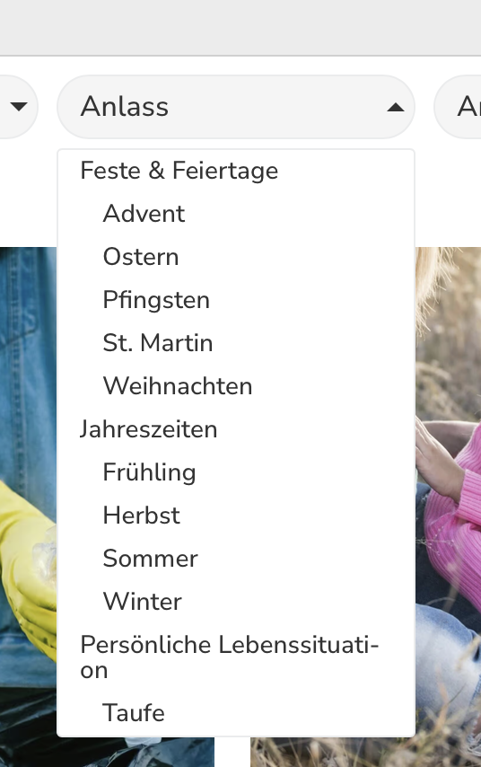 Ein Dropdown-Menü mit der Bezeichnung Anlass zeigt Optionen wie Advent, Ostern, Pfingsten, St. Martin, Weihnachten, Jahreszeiten und persönliche Lebensereignisse auf Deutsch an.